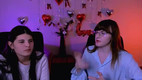 Snapshot of lizzie_boom chatting on 02-13-26, 08:27 lizzie_boom online show from 02-13-26, 08:27