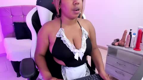 lizzie_williamss online show from 04-14-26, 03:01