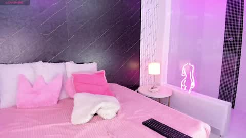 I am Lizz online show from 01-10-25, 12:04