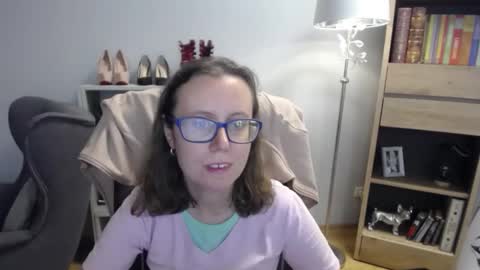 Lizzy online show from 09-18-25, 04:25