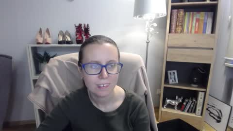 Lizzy online show from 10-28-25, 06:06