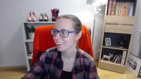 Lizzy online show from 11-07-25, 05:40