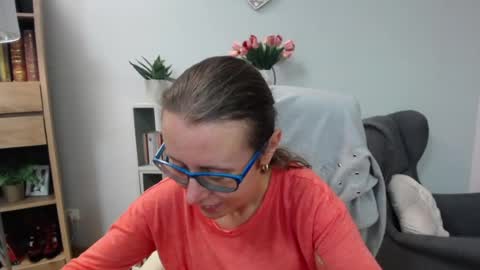 Snapshot of lizzy_sparkle chatting on 07-08-26, 04:17 Lizzy online show from 07-08-26, 04:17