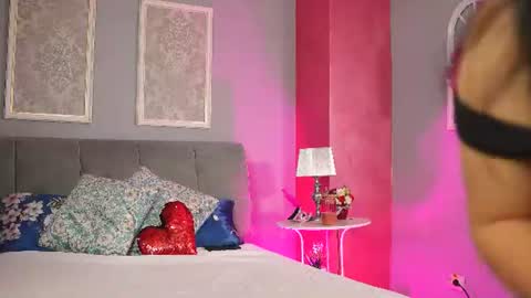 Lizzy online show from 06-17-26, 05:03