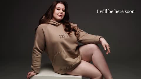 Lia online show from 12-14-25, 06:12