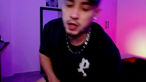 Snapshot of lliamm_2 chatting on 05-17-26, 05:05 lliamm 2 online show from 05-17-26, 05:05