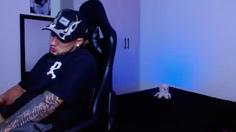 Snapshot of lliamm_2 chatting on 06-11-26, 05:05 lliamm 2 online show from 06-11-26, 05:05