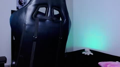 Snapshot of lliamm_2 chatting on 06-15-26, 05:31 lliamm 2 online show from 06-15-26, 05:31
