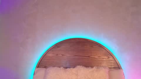 Snapshot of loana_vegas chatting on 07-16-26, 04:46 LOANA online show from 07-16-26, 04:46