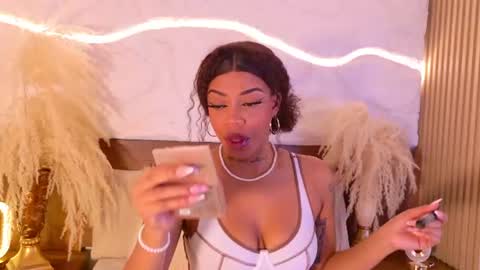 Snapshot of loana_vegas chatting on 07-20-26, 04:09 LOANA online show from 07-20-26, 04:09