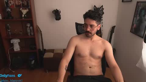 Snapshot of lobito_blanco97 chatting on 10-24-25, 04:14 Lobito blanco Thefckingwolf main account online show from 10-24-25, 04:14