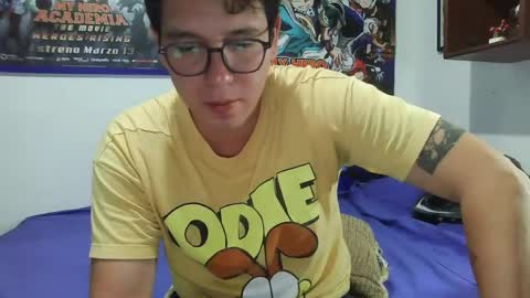 Snapshot of lobomx19 chatting on 05-13-26, 02:31 Lobo online show from 05-13-26, 02:31