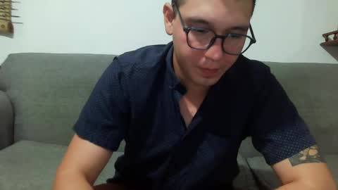 Snapshot of lobomx19 chatting on 05-26-26, 01:56 Lobo online show from 05-26-26, 01:56