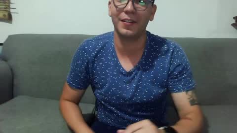 Snapshot of lobomx19 chatting on 05-28-26, 01:25 Lobo online show from 05-28-26, 01:25