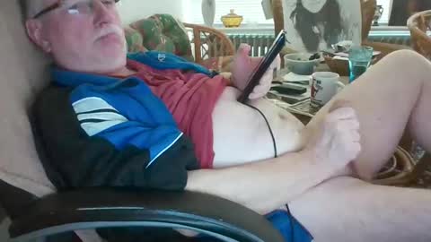 Snapshot of loewe39238 chatting on 01-03-25, 02:40 loewe39238 online show from 01-03-25, 02:40