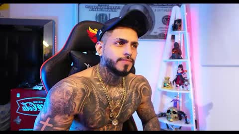 logan_hugh8 online show from 03-04-25, 09:43