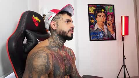 logan_hugh8 online show from 10-19-25, 09:04