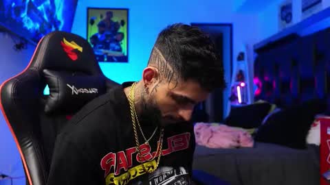 logan_hugh8 online show from 01-15-26, 07:46