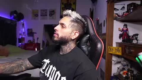 logan_hugh8 online show from 04-09-26, 05:29