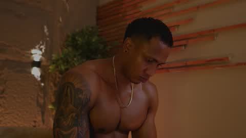 Snapshot of logan_varela chatting on 10-21-25, 11:05 logan_varela online show from 10-21-25, 11:05