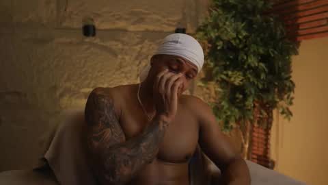 Snapshot of logan_varela chatting on 10-24-25, 12:23 logan_varela online show from 10-24-25, 12:23