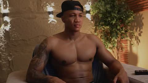 Snapshot of logan_varela chatting on 11-10-25, 01:32 logan_varela online show from 11-10-25, 01:32