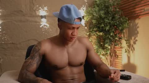 Snapshot of logan_varela chatting on 11-16-25, 12:44 logan_varela online show from 11-16-25, 12:44