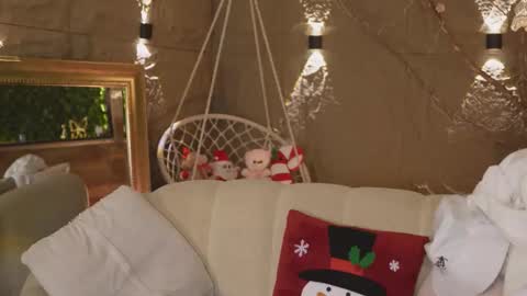 Snapshot of logan_varela chatting on 11-30-25, 02:15 logan_varela online show from 11-30-25, 02:15