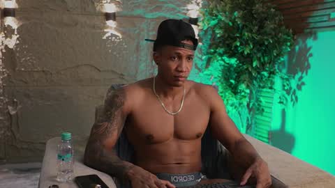 Snapshot of logan_varela chatting on 12-04-25, 02:04 logan_varela online show from 12-04-25, 02:04