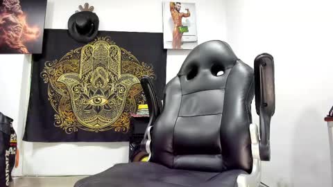 LOGAN WHITTERS online show from 02-20-25, 11:54