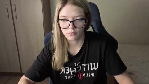 Snapshot of logandrive chatting on 12-05-25, 04:03 Logan and Katana online show from 12-05-25, 04:03