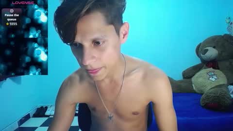 Snapshot of loganevans8 chatting on 01-17-26, 11:30 Logan online show from 01-17-26, 11:30