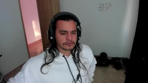 Snapshot of loganhot22 chatting on 03-01-26, 10:01 Logan online show from 03-01-26, 10:01