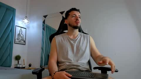 Snapshot of loganwolfjs chatting on 04-04-26, 01:52 Logan Wolf online show from 04-04-26, 01:52
