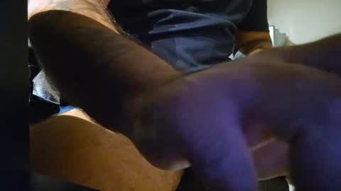 Snapshot of logiosh chatting on 11-20-25, 01:39 logiosh online show from 11-20-25, 01:39