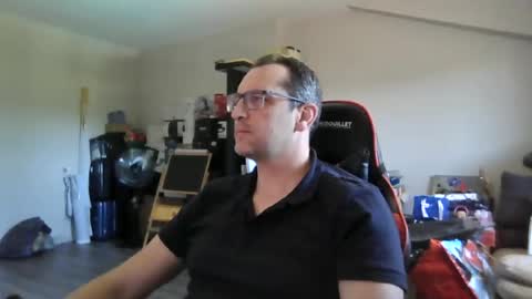 Snapshot of loic31_31 chatting on 06-13-26, 12:47 loic31 online show from 06-13-26, 12:47