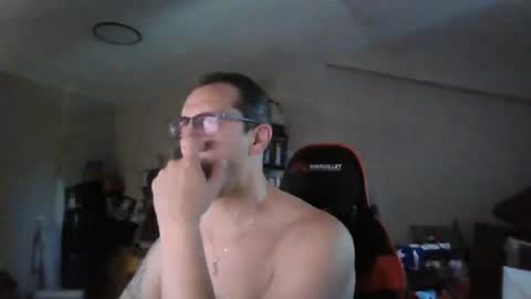 Snapshot of loic31_31 chatting on 06-15-26, 03:03 loic31 online show from 06-15-26, 03:03