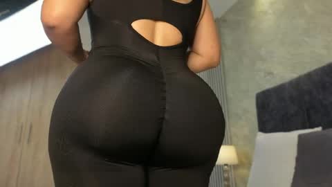 Snapshot of lola__sweet0591 chatting on 04-29-26, 11:25 Lola Sweet online show from 04-29-26, 11:25