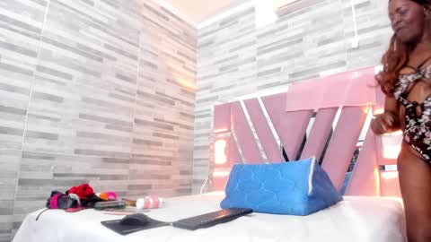 Lola online show from 01-24-25, 02:30