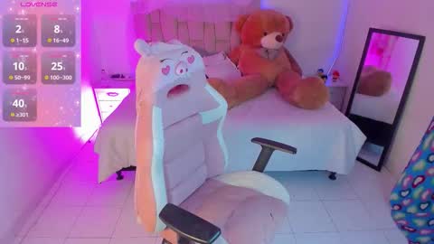 lola oberly online show from 09-08-25, 10:09