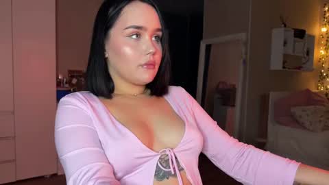 lola_razee online show from 06-11-26, 12:19
