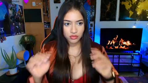 lolaasmith_21 online show from 05-06-26, 08:58
