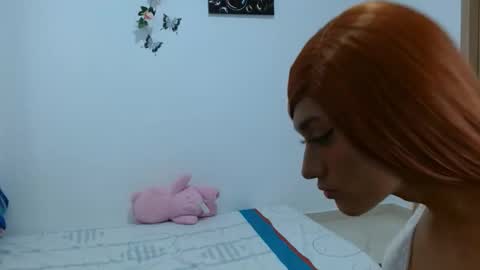 Snapshot of lolabloomx chatting on 11-06-25, 09:37 lolabloomx online show from 11-06-25, 09:37