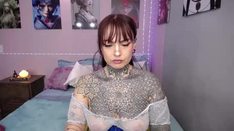Snapshot of lolabrouse__ chatting on 10-21-25, 08:20 Lola online show from 10-21-25, 08:20