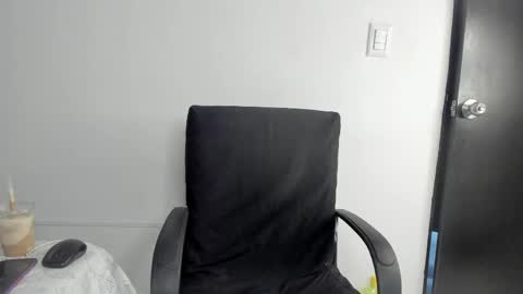 Snapshot of lolabunnysc chatting on 05-26-26, 12:01 lolabunnysc online show from 05-26-26, 12:01