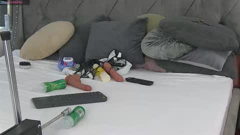 Snapshot of lolabuttie chatting on 09-13-25, 12:27 Lola new tits boobs ass stepsis online show from 09-13-25, 12:27