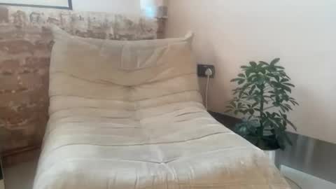 Snapshot of loladom chatting on 09-22-25, 06:48 Frt Pr1ncess online show from 09-22-25, 06:48