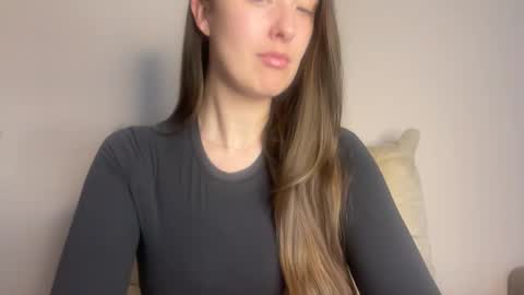 Snapshot of loladom chatting on 10-31-25, 07:53 Frt Pr1ncess online show from 10-31-25, 07:53