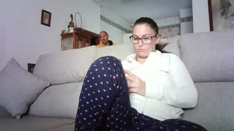 LOLA HUESO y ERIC online show from 03-24-26, 09:25
