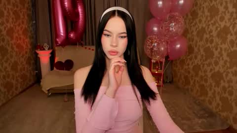 Snapshot of lolaisprinkle chatting on 02-25-26, 04:11 Lola online show from 02-25-26, 04:11